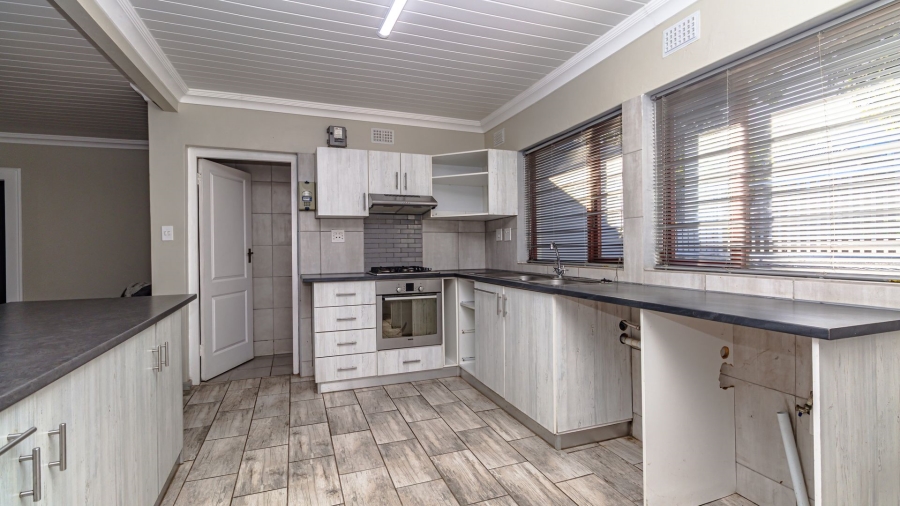 6 Bedroom Property for Sale in Costa Sarda Western Cape
